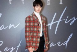 爆料男艺人修图视频,修图视频曝光，网友热议